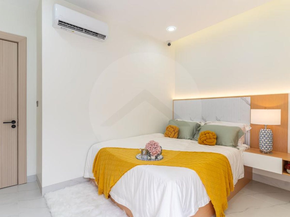 Schlafzimmer einer möblierten Musterwohnung in Phnom Penh